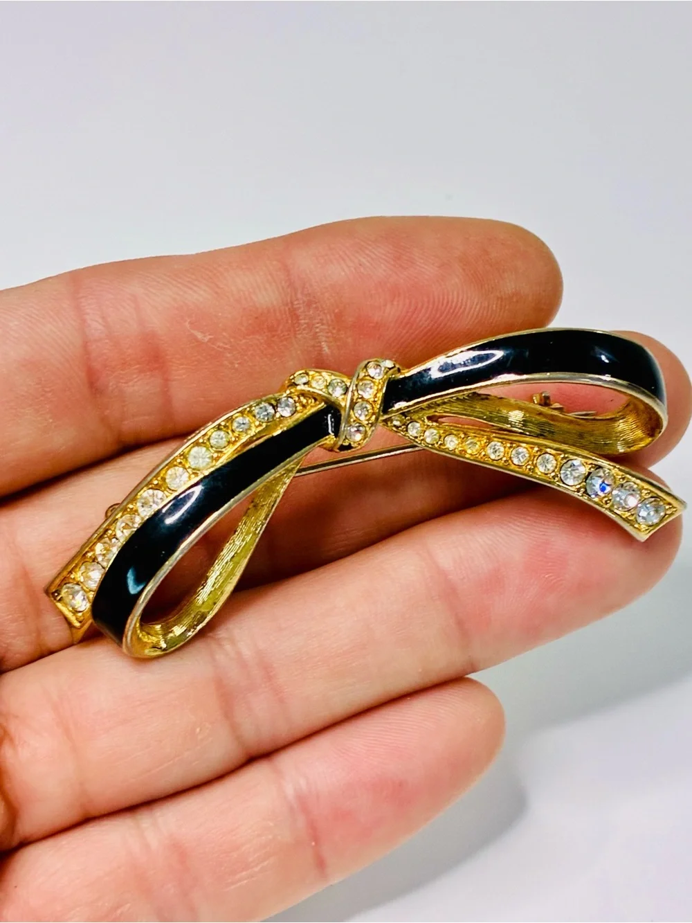 VTG Classic Gold & Black Enamel Bow Brooch with Clear Rhinestones